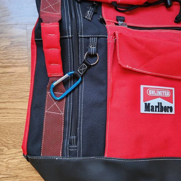 Vintage Marlboro Unlimited Large Red Sling Duffle Bag Cinch Bag Hiking READ - Picture 4 of 15